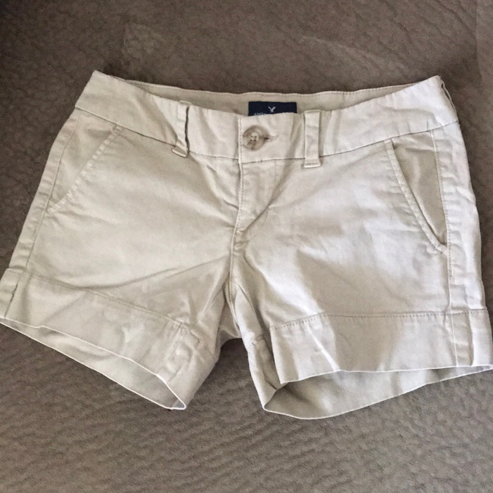 AMERICAN EAGLE ~ Khaki colored shorts